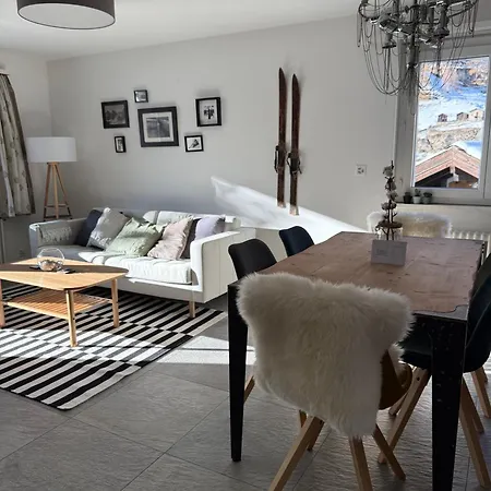 Snowball, Modern, Cosy, Matterhorn Views צרמט